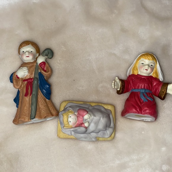 ✝️ Eleven Piece Nativity Set - Picture 10 of 16